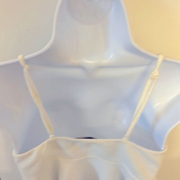 Forever 21 White Peplum Crop Top Size Small - Picture 4 of 4